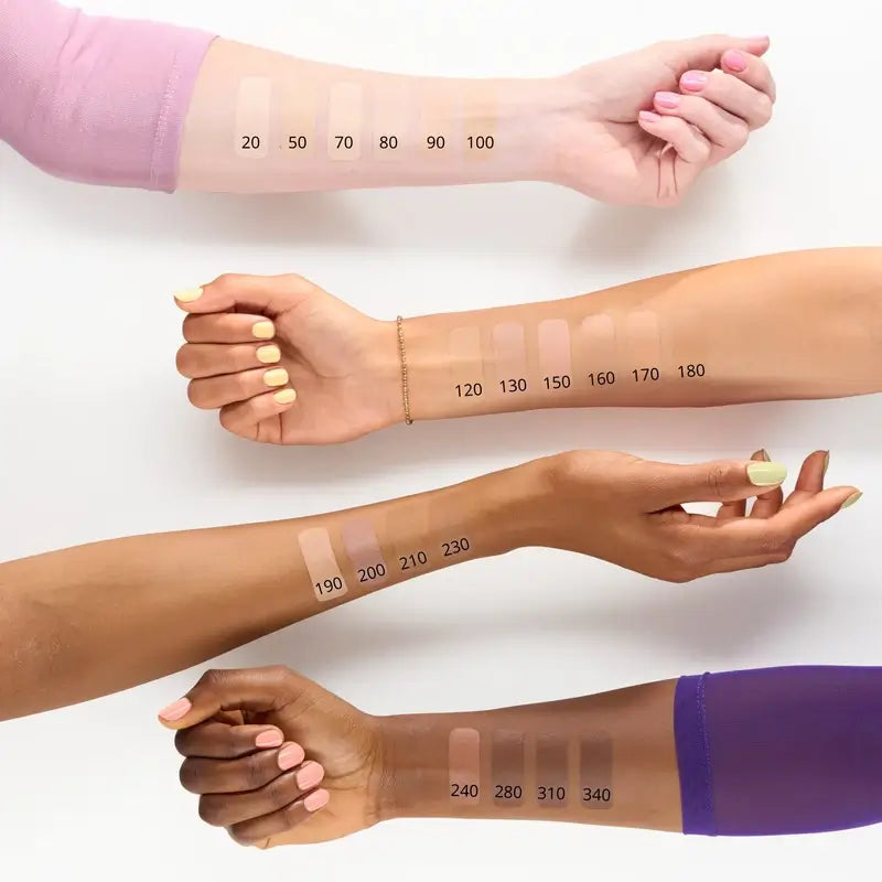 Essence Corrector Ενυδατικό Μακράς Διάρκειας Silky Blur 70, 10 ml