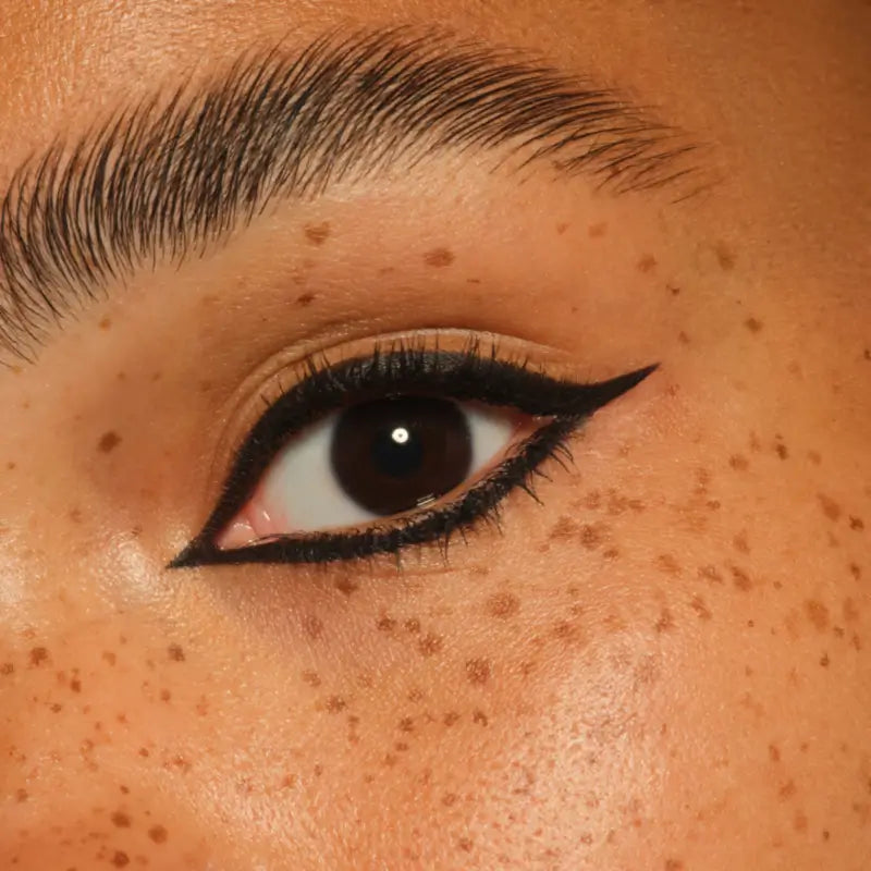 Essence Μολύβι ματιών μακράς διάρκειας Lash Princess Party 01, 0,3 g