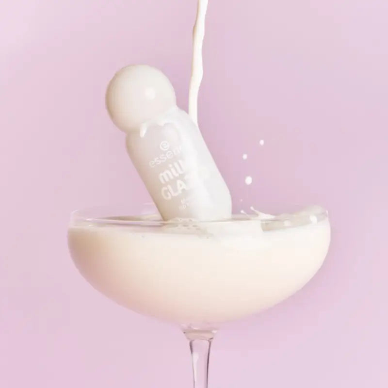 Essence Βάλσαμο Χειλιών Glossy Milky Glazed 01, 4 ml
