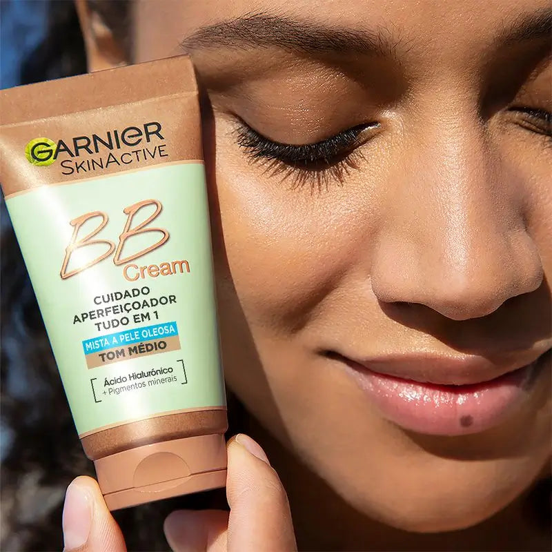 Garnier Skinactive BB Cream με ματ αποτέλεσμα για μικτές έως λιπαρές επιδερμίδες, μεσαία απόχρωση. Ενυδατικό προϊόν «όλα σε ένα» με χρώμα, SPF 25, 50 ml