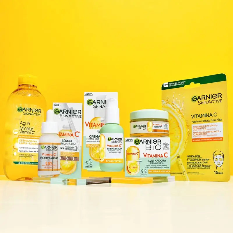 Garnier Tissue Mask για το πρόσωπο με βιταμίνη C και υαλουρονικό οξύ. Εντατικά ενυδατωμένο δέρμα, ορατά πιο λαμπερό και λείο