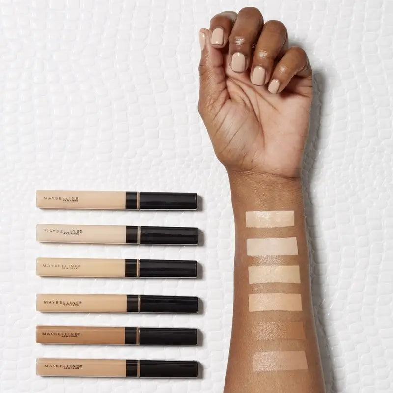 Maybelline New York Fit Me Κονσίλερ για μαύρους κύκλους και ατέλειες, απόχρωση 10 Light, φυσικό φινίρισμα, για ανοιχτόχρωμες επιδερμίδες, 6,8 ml