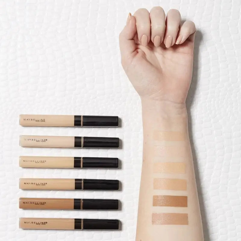 Maybelline New York Fit Me Κονσίλερ για μαύρους κύκλους και ατέλειες, απόχρωση 10 Light, φυσικό φινίρισμα, για ανοιχτόχρωμες επιδερμίδες, 6,8 ml